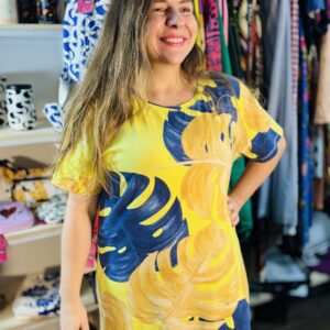 Blusa T-Shirt Farm Folhagem Amarela Neon Alongada (Desapego)