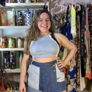 Conjunto Jeans Recortes Farm Cropeed TAM GG Short Saia TAM 46 (Desapego)