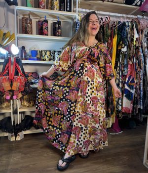 Vestido Farm Viscose Meio a Meio Bananatic Desejo Rosa Preto (Desapego)