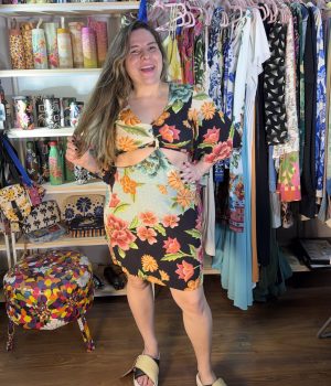 Vestido Lez a Lez Curto Preto Florido Vazado Rosa TAM M (Desapego)