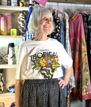 Camisa T-Shirt Farm Branca Flores Tropical TAM G (Novo)
