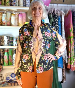 Blusa Camisa Farm Flores Preto Botões TAM P (Desapego)