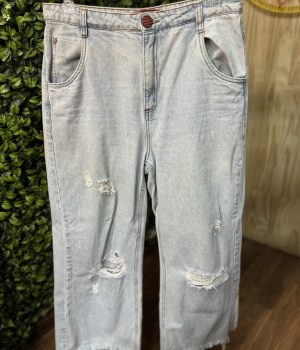 Calça Jeans Claro Pantacour Desfiada (desapego)